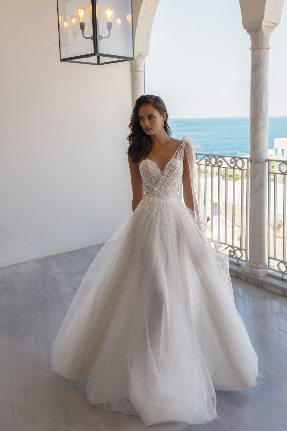  Produto: Bella, Categoria: Vestidos de Noiva, Ano: 2020, Marca Julie Vino Group