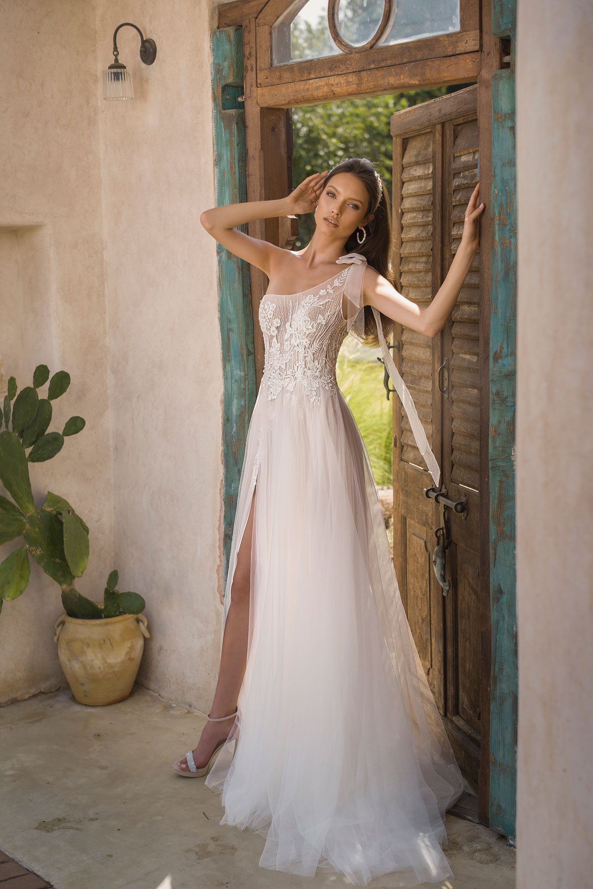  Produto: DH 2012, Categoria: Vestidos de Noiva, Ano: 2020, Marca Julie Vino Group