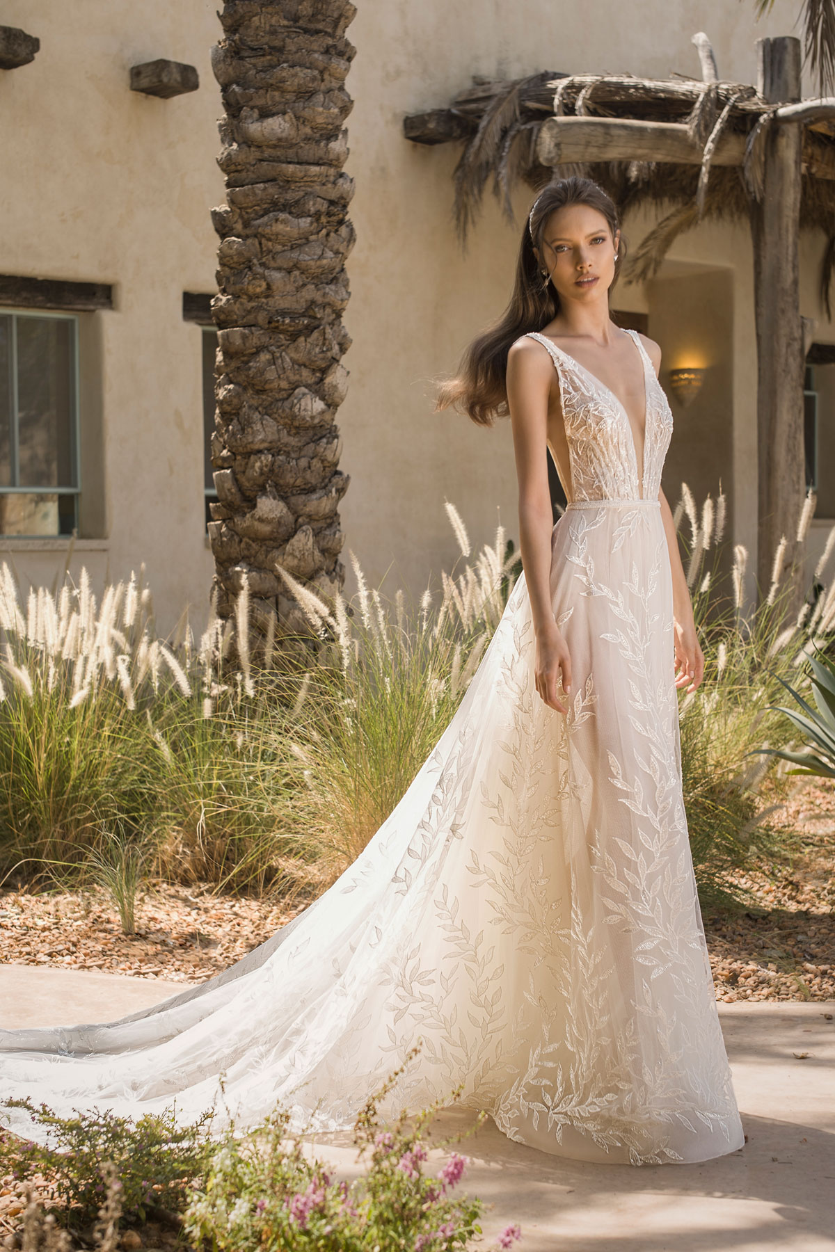  Produto: DH 2013, Categoria: Vestidos de Noiva, Ano: 2020, Marca Julie Vino Group
