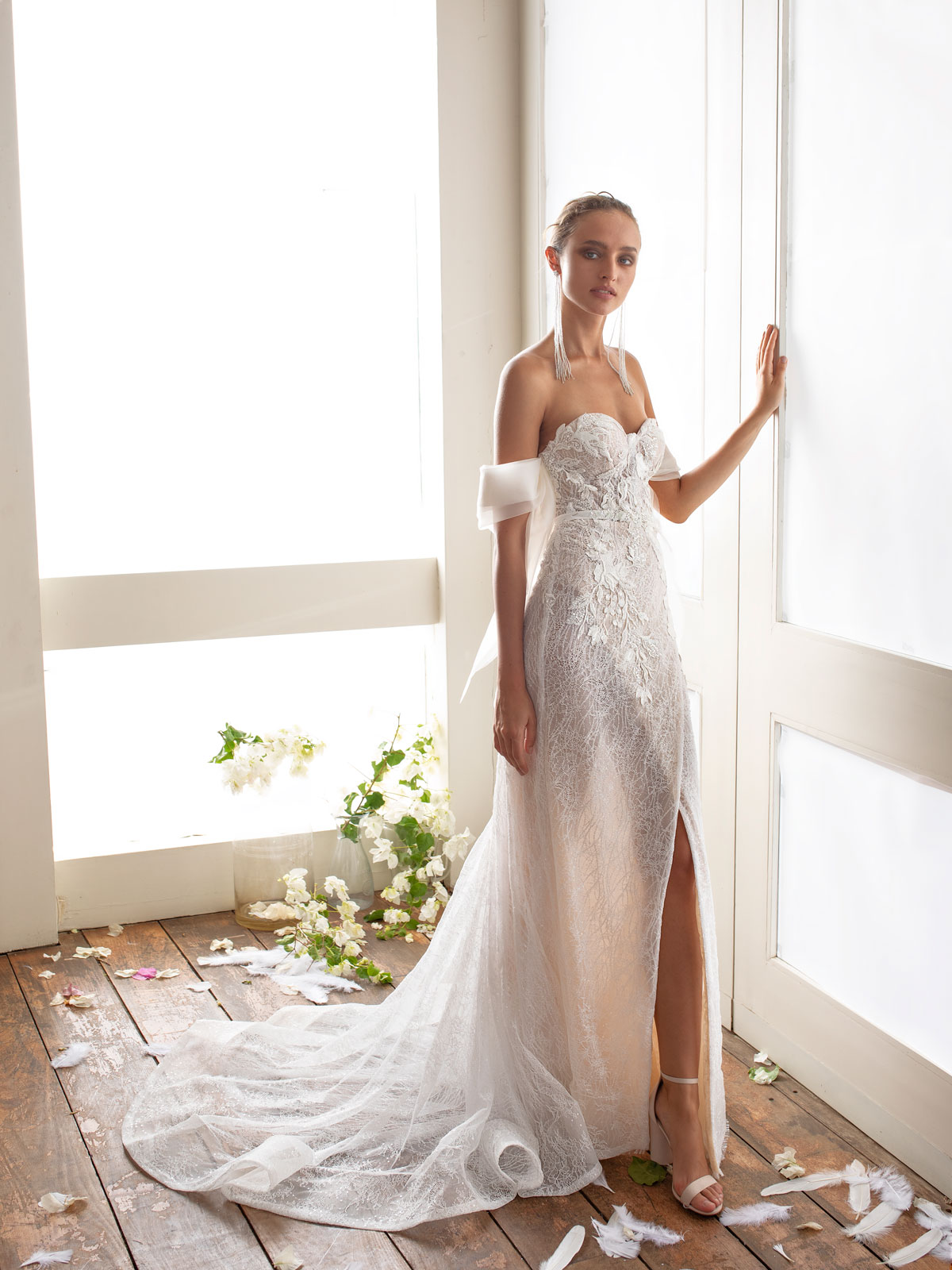  Produto: EV 2003, Categoria: Vestidos de Noiva, Ano: 2020, Marca Julie Vino Group