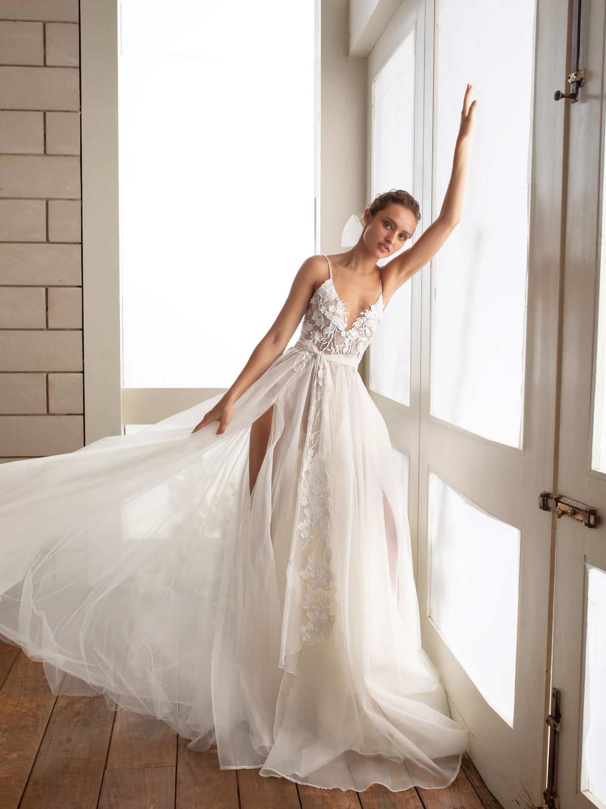  Produto: EV 2012, Categoria: Vestidos de Noiva, Ano: 2020, Marca Julie Vino Group