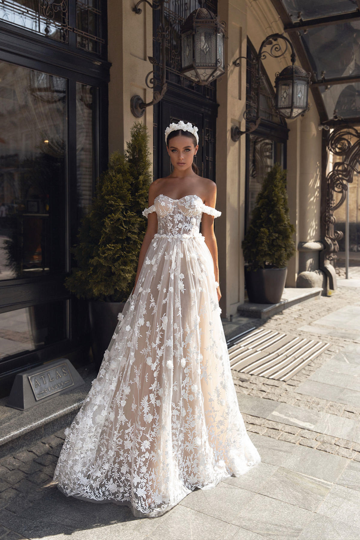 Produto: VG 2009, Categoria: Vestidos de Noiva, Ano: 2020, Marca Julie Vino Group
