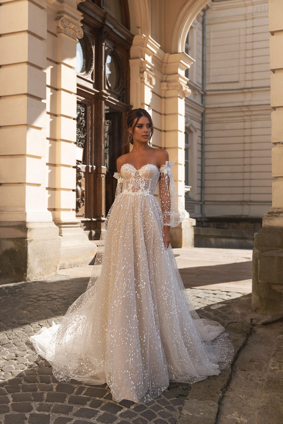  Produto: VG 2011, Categoria: Vestidos de Noiva, Ano: 2020, Marca Julie Vino Group