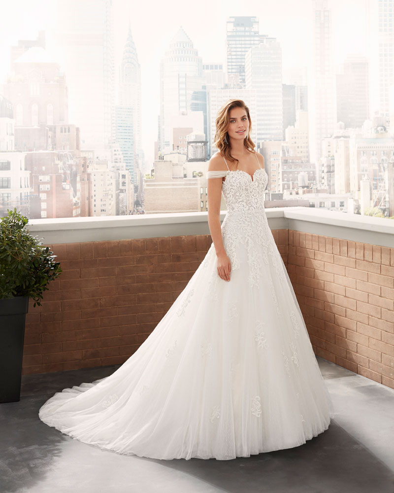  Produto: Liani, Categoria: Vestidos de Noiva, Ano: 2020, Marca Luna Novias