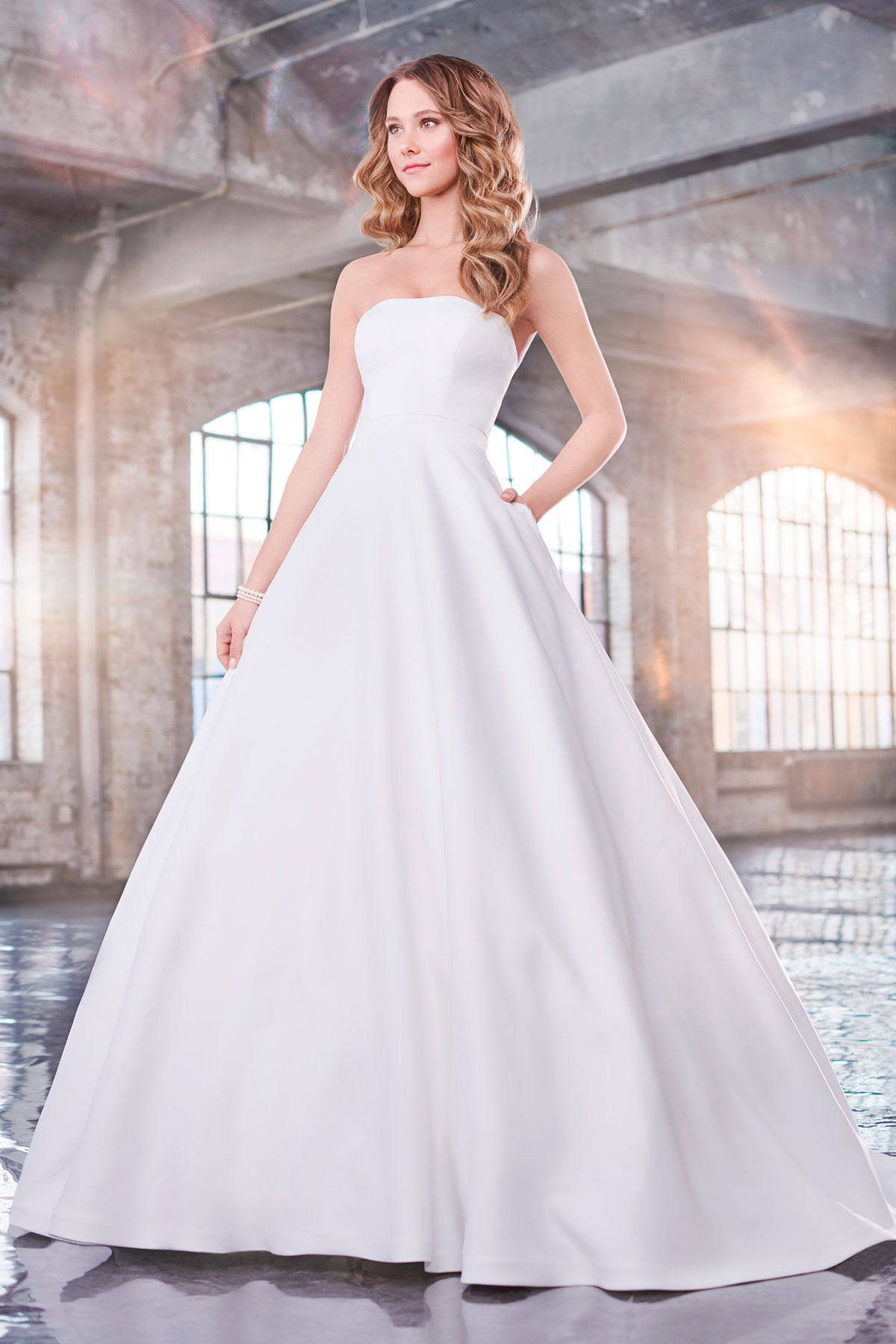  Produto: 219209, Categoria: Vestidos de Noiva, Ano: 2019, Marca Martin Thornburg