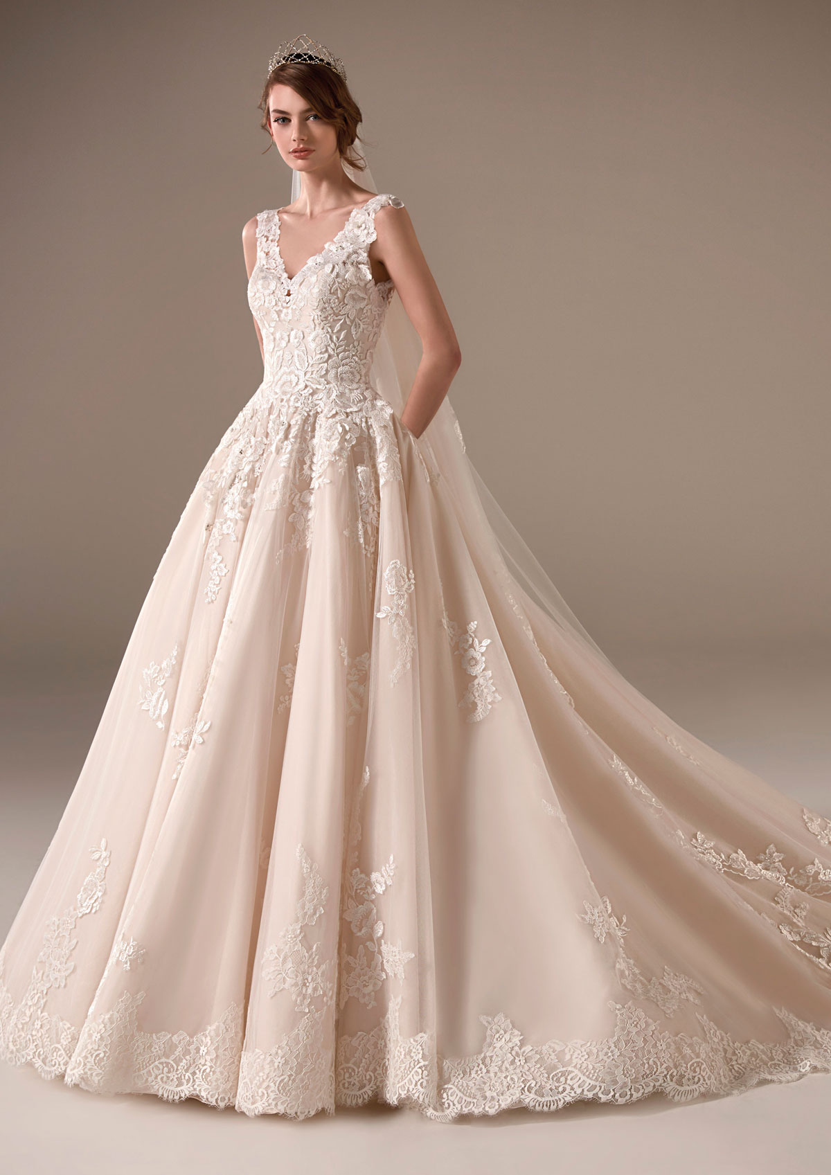  Produto: Amal, Categoria: Vestidos de Noiva, Ano: 2020, Marca Pronovias