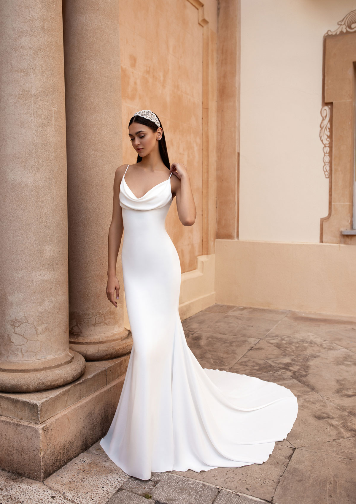  Produto: Antiope, Categoria: Vestidos de Noiva, Ano: 2020, Marca Pronovias