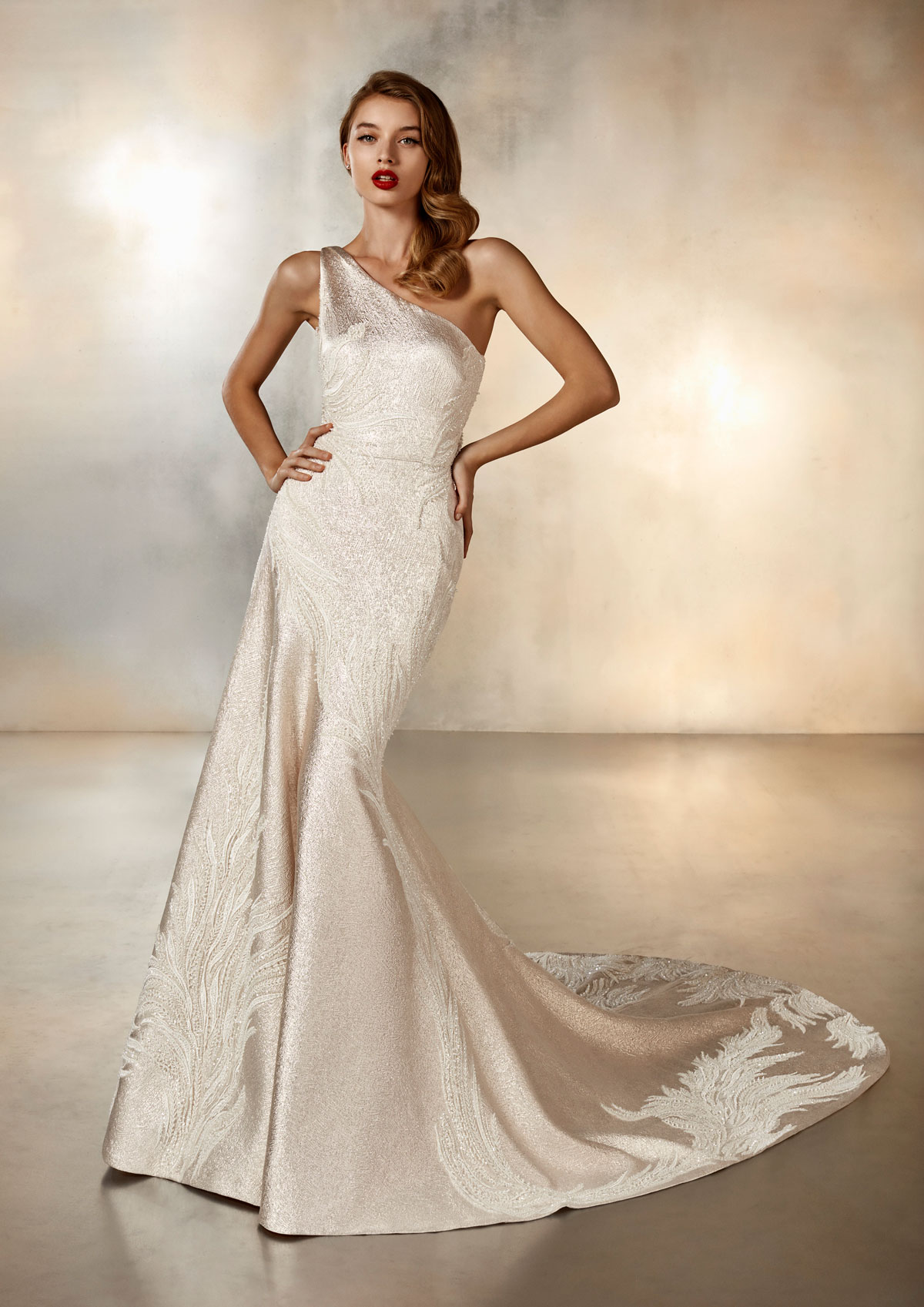  Produto: Dance, Categoria: Vestidos de Noiva, Ano: 2020, Marca Pronovias