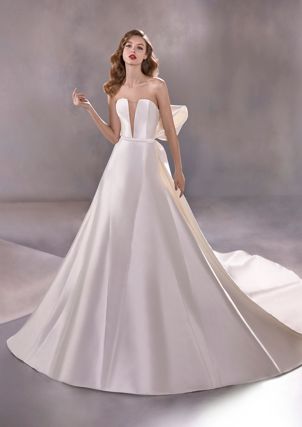  Produto: Estrella, Categoria: Vestidos de Noiva, Ano: 2020, Marca Pronovias
