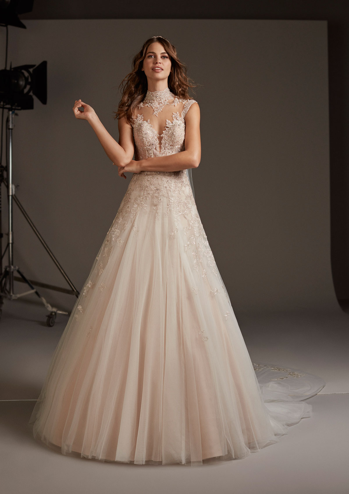  Produto: Leonis, Categoria: Vestidos de Noiva, Ano: 2020, Marca Pronovias