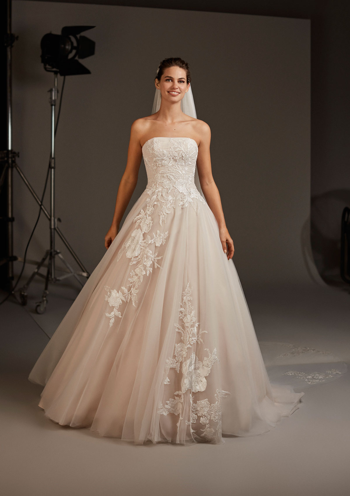  Produto: Lynx, Categoria: Vestidos de Noiva, Ano: 2020, Marca Pronovias