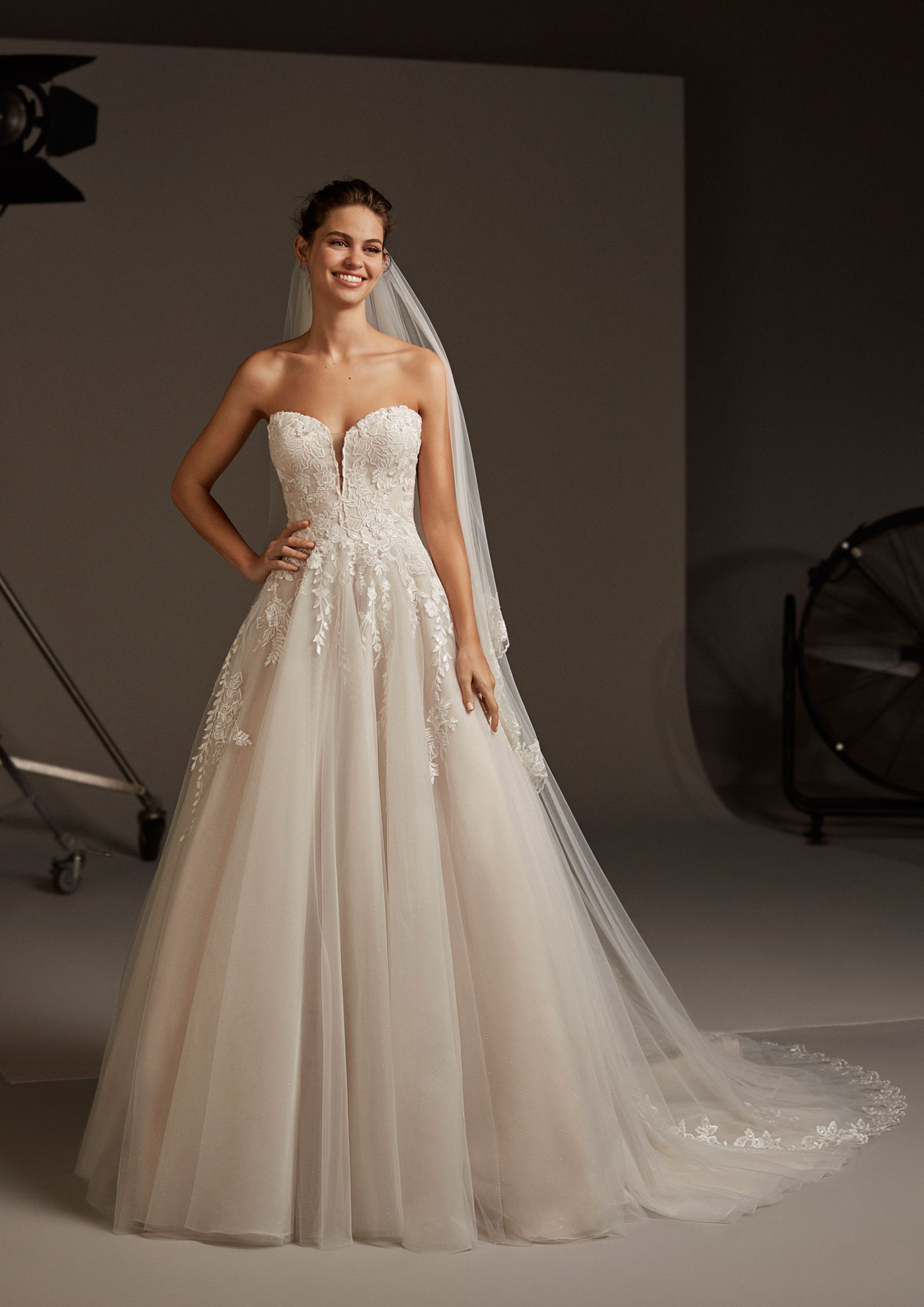  Produto: Lyra, Categoria: Vestidos de Noiva, Ano: 2020, Marca Pronovias