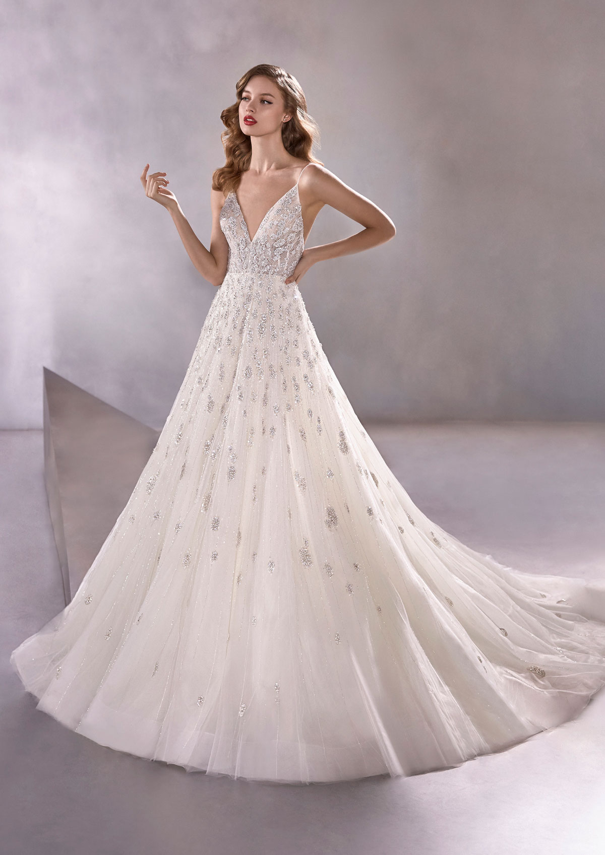  Produto: Shining, Categoria: Vestidos de Noiva, Ano: 2020, Marca Pronovias