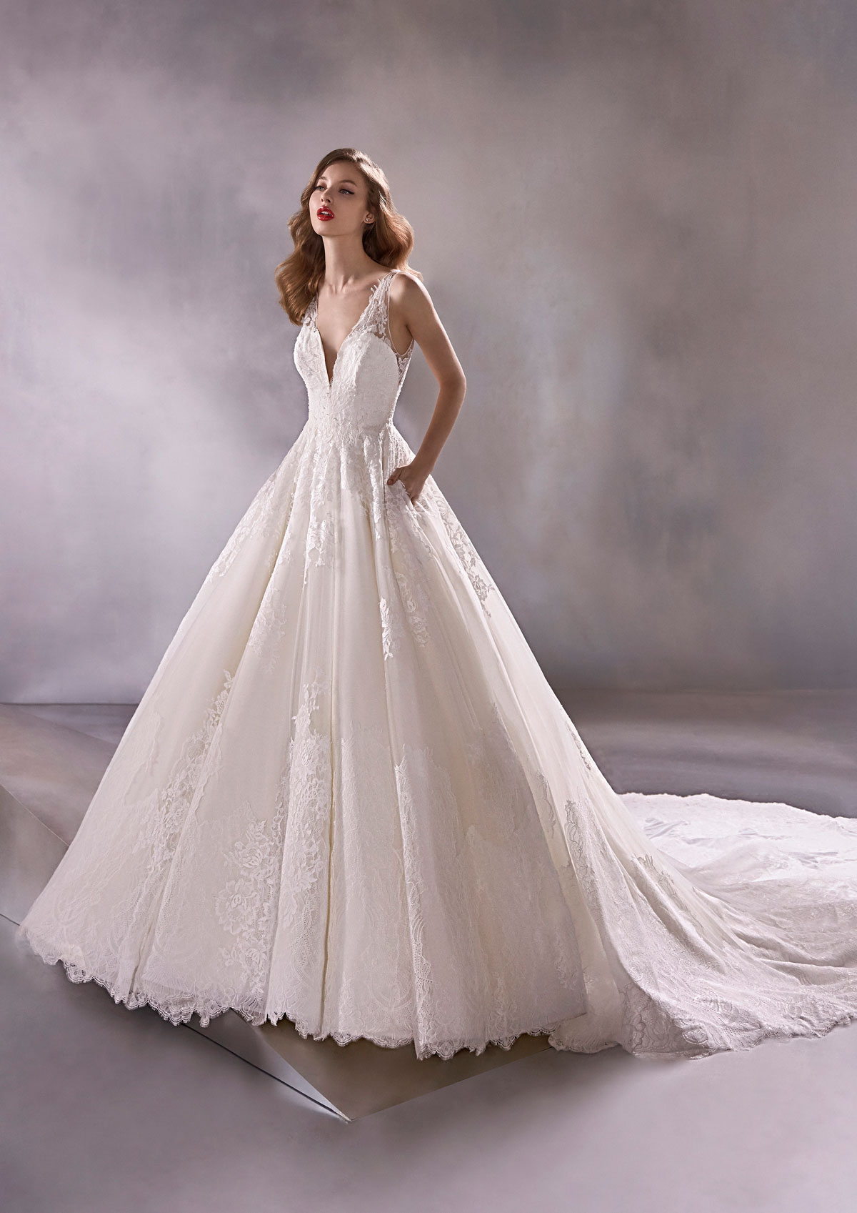  Produto: Starships, Categoria: Vestidos de Noiva, Ano: 2020, Marca Pronovias