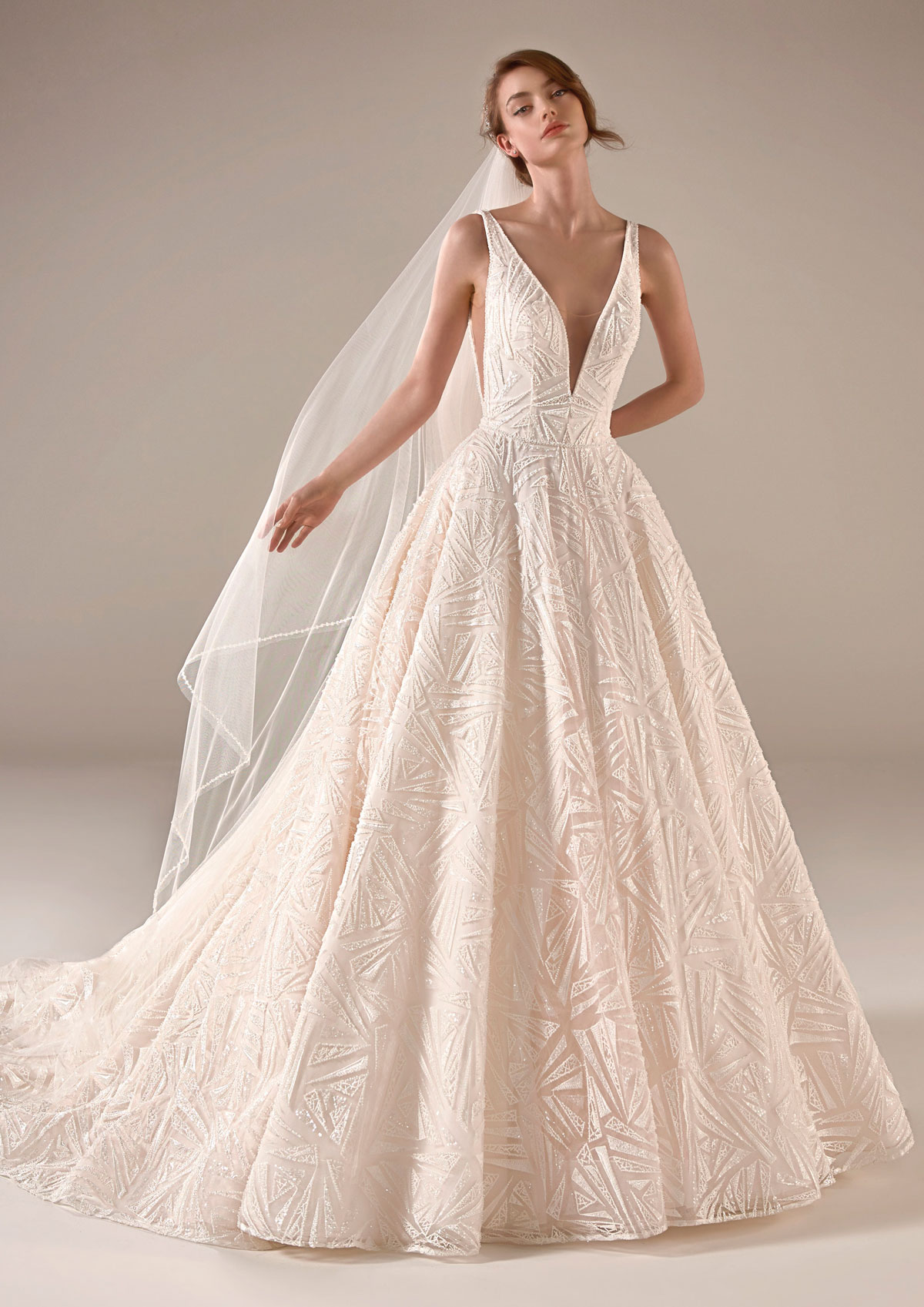  Produto: Tarana, Categoria: Vestidos de Noiva, Ano: 2020, Marca Pronovias