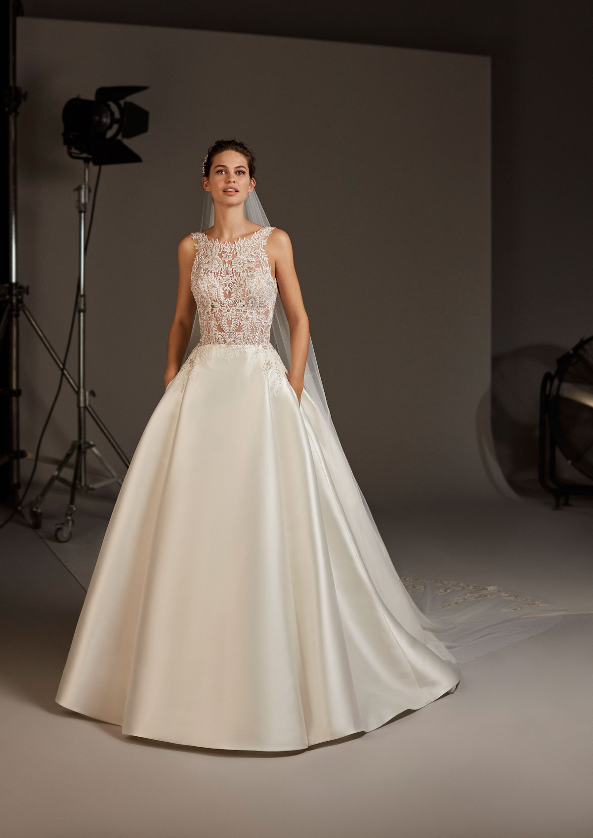  Produto: Virgo, Categoria: Vestidos de Noiva, Ano: 2020, Marca Pronovias