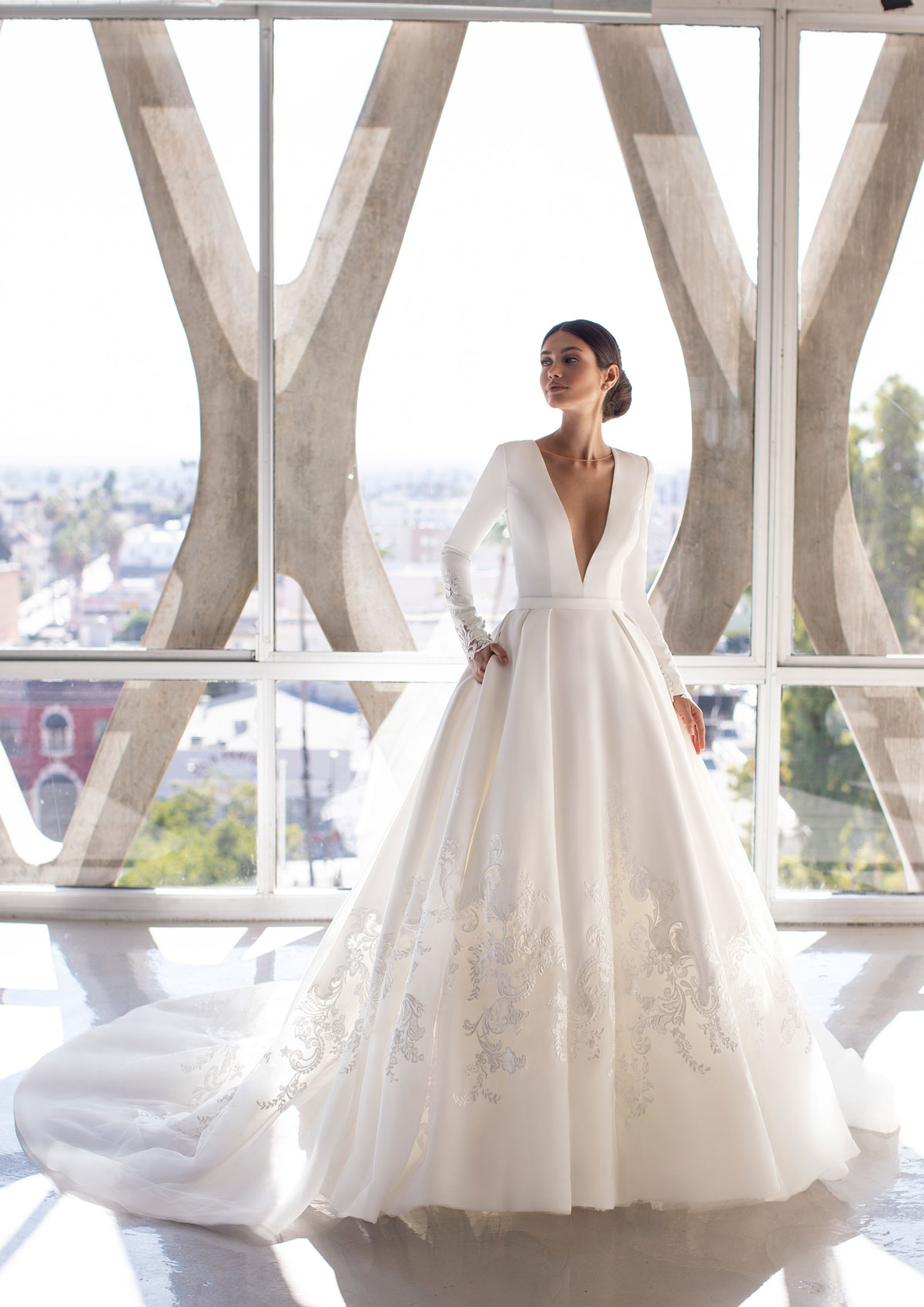  Produto: Brown, Categoria: Vestidos de Noiva, Ano: 2021, Marca Pronovias