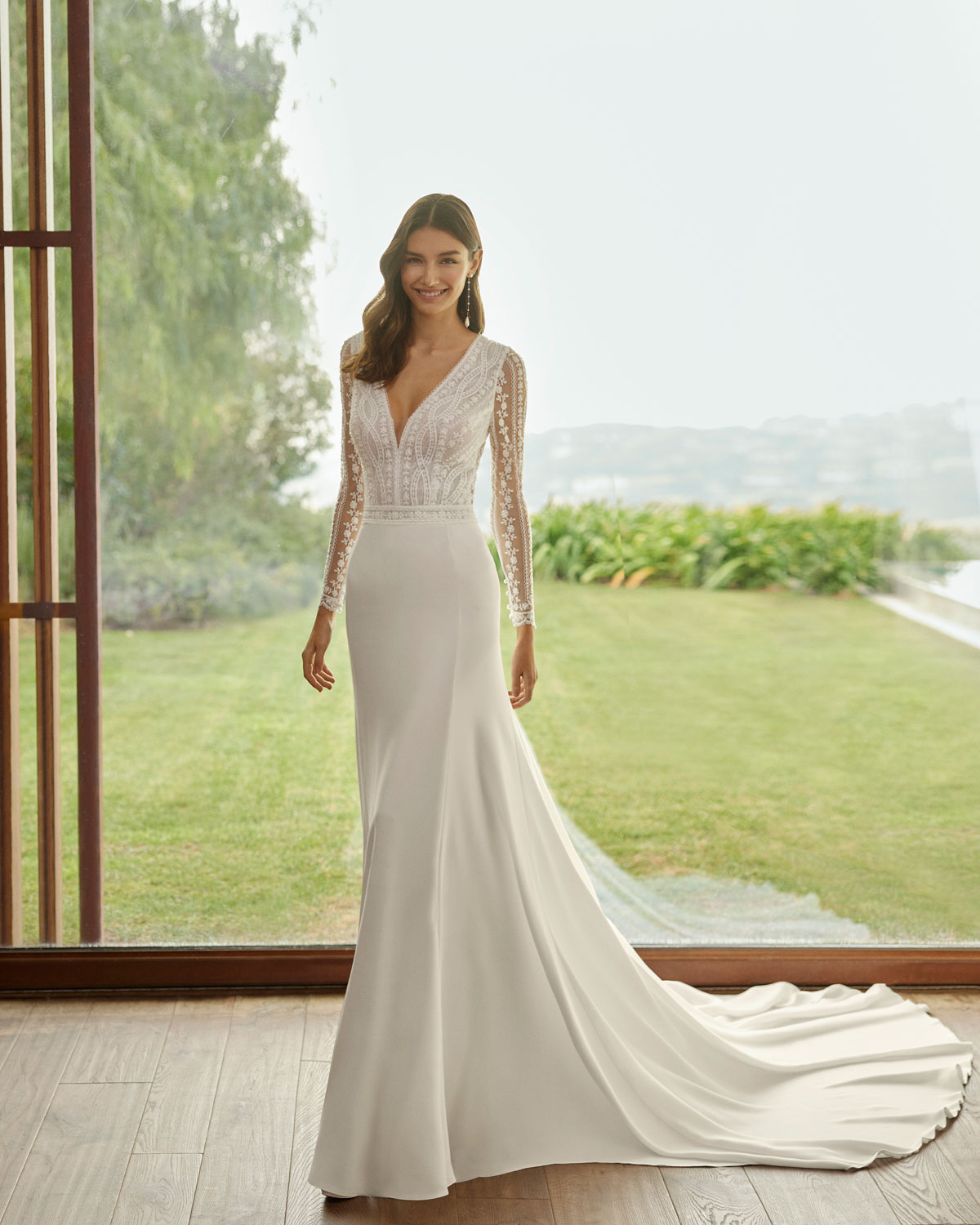  Produto: Iberia, Categoria: Vestidos de Noiva, Ano: 2023, Marca Rosa Clará
